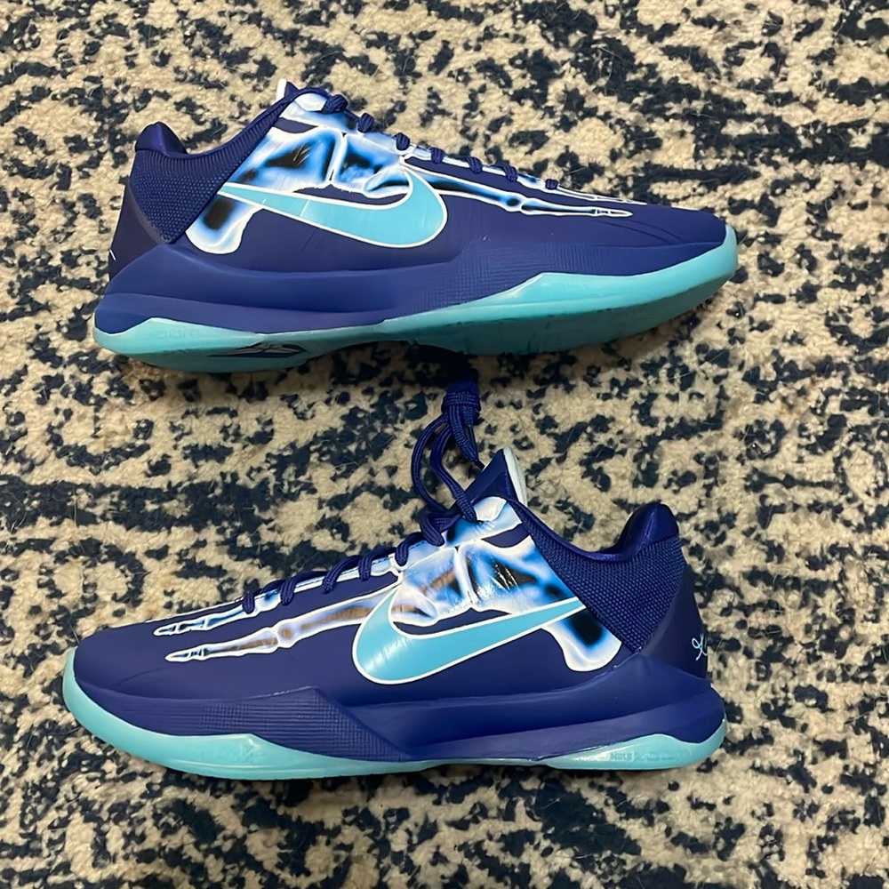 Kobe 5 protro new dead stock